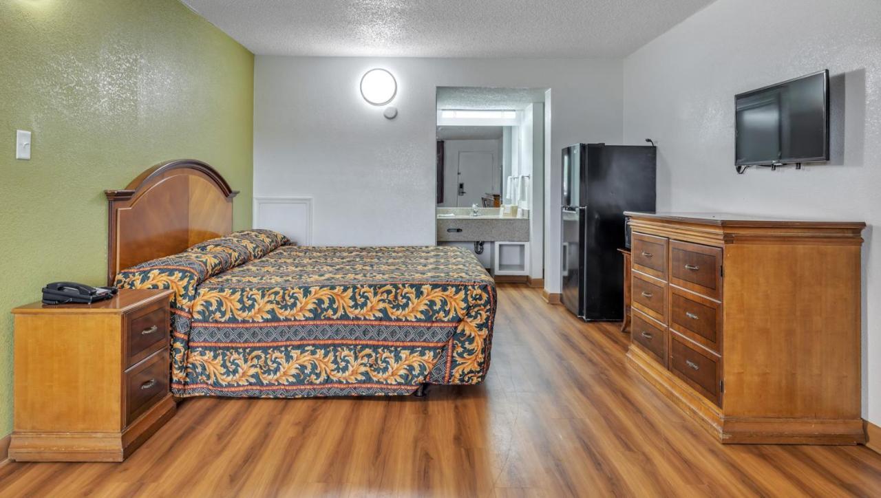 Studios And Suites 4 Less Emporia Dış mekan fotoğraf