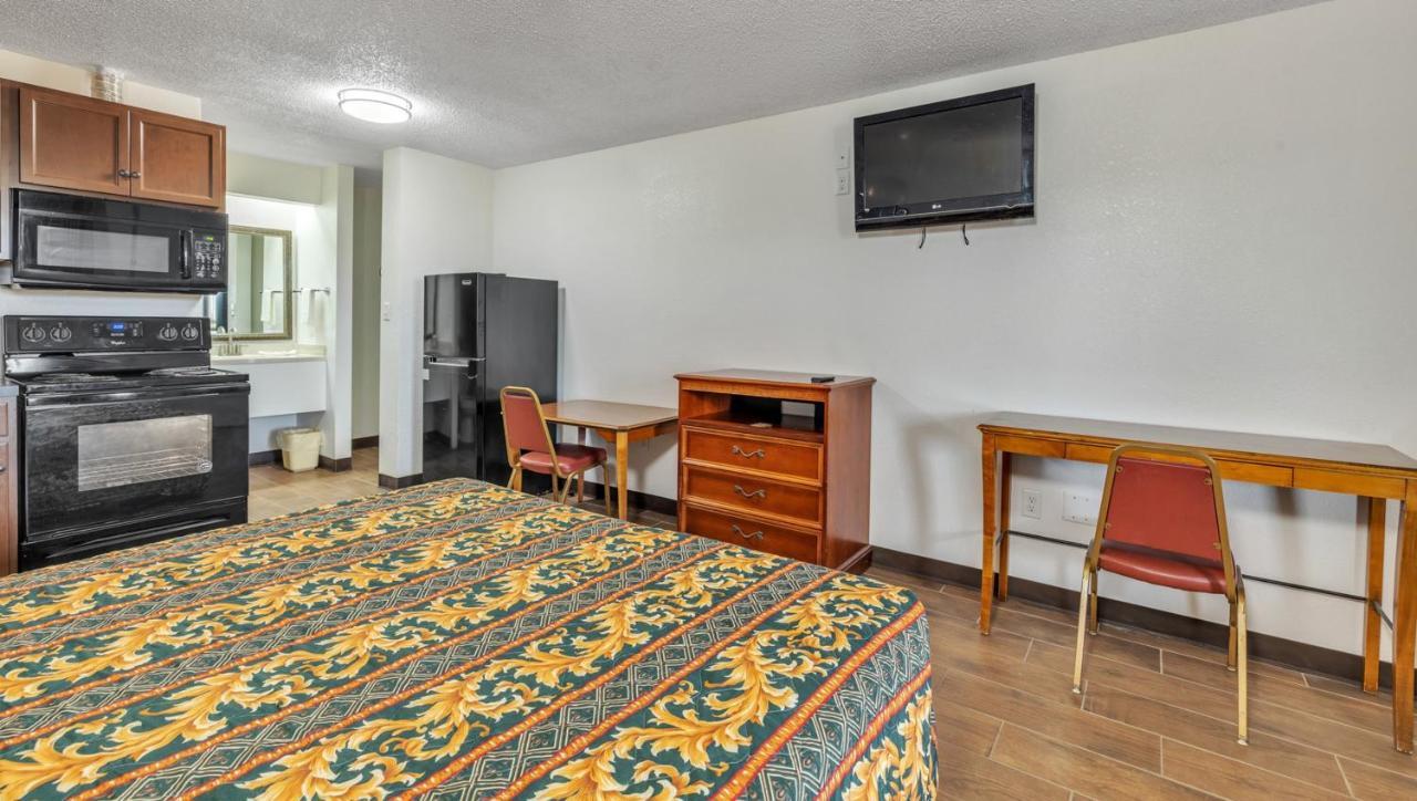 Studios And Suites 4 Less Emporia Dış mekan fotoğraf