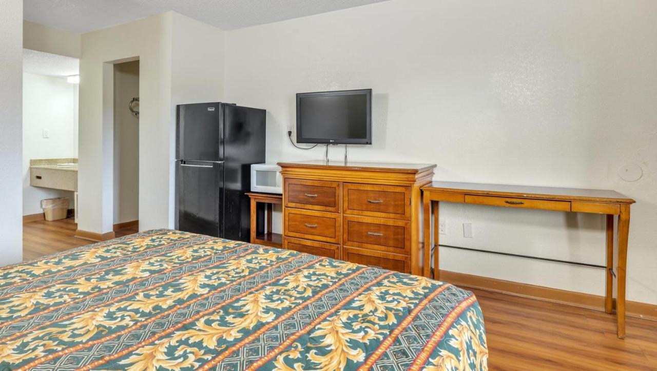 Studios And Suites 4 Less Emporia Dış mekan fotoğraf
