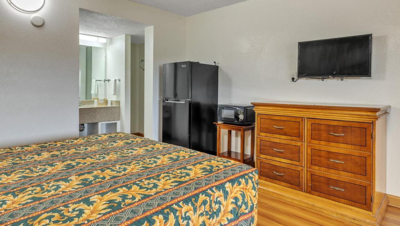 Studios And Suites 4 Less Emporia Dış mekan fotoğraf