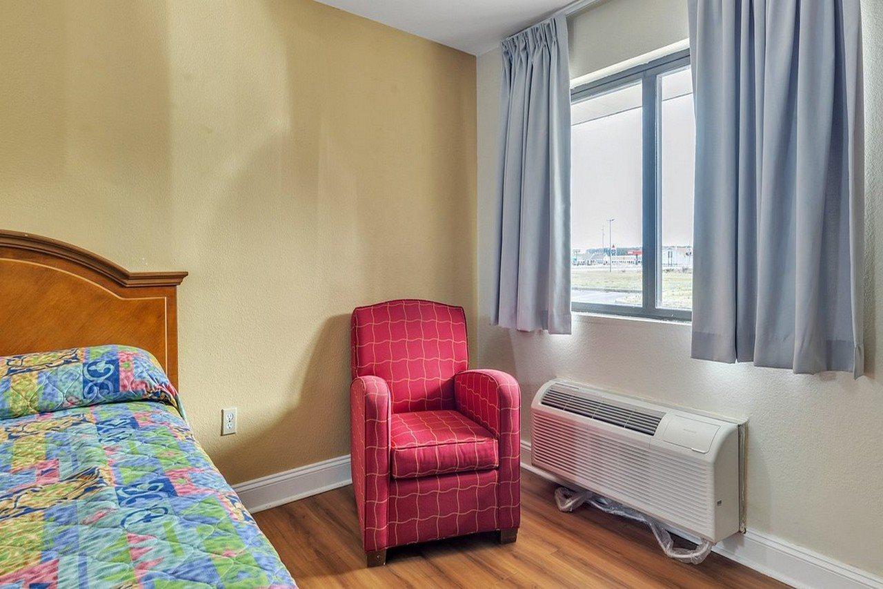 Studios And Suites 4 Less Emporia Dış mekan fotoğraf